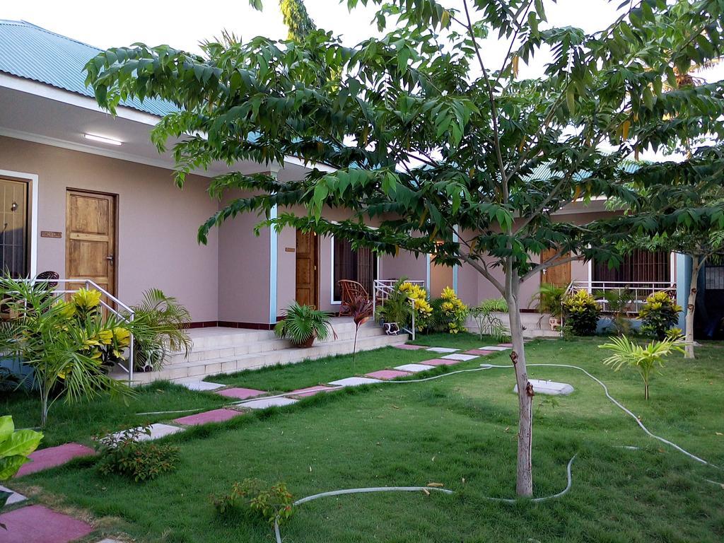 Mara Courtyard Lodge Dar es Salaam Ngoại thất bức ảnh