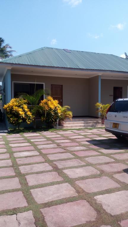 Mara Courtyard Lodge Dar es Salaam Ngoại thất bức ảnh